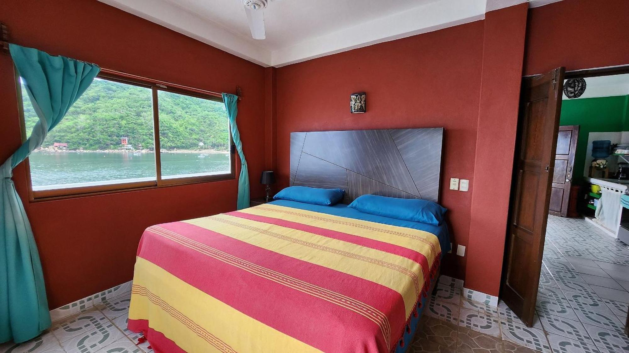 Santa Cecilia Velyn En Yelapa